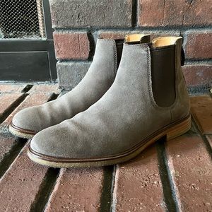 Clarks Easy Gray Suede Chelsea Boots - 10